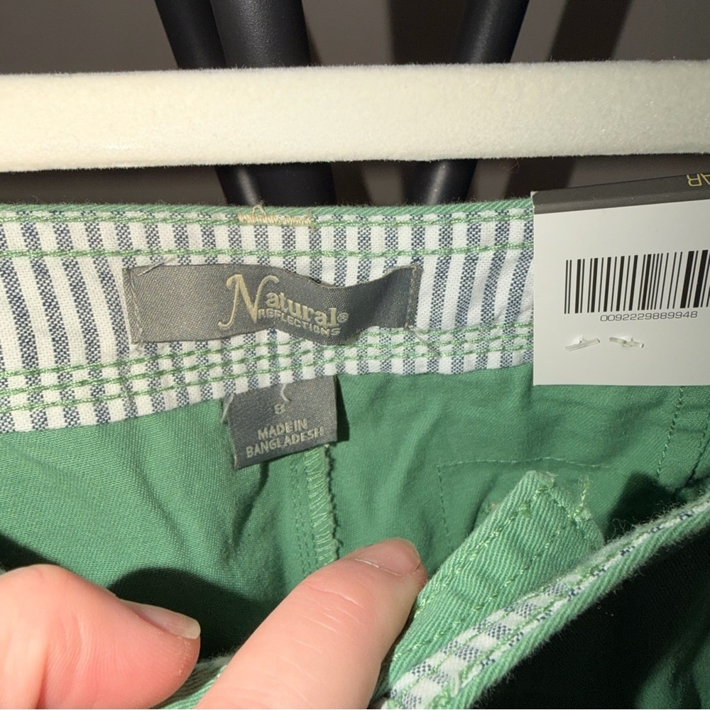 NWT - Olive Green Chino Shorts Women Casual Summer Preppy - Size 8 - Picture 2 of 4